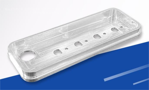 鋁合金外殼（ké）訂做,全（quán）鋁機箱定製,鋁機箱使用時需要注意哪些方麵？